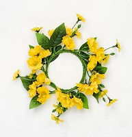 Pair of pillar candle rings with yellow daisies